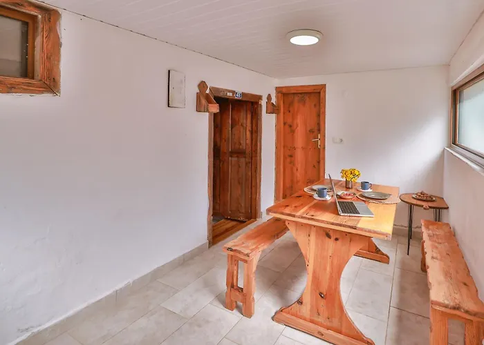 Bademlique Stone 公寓